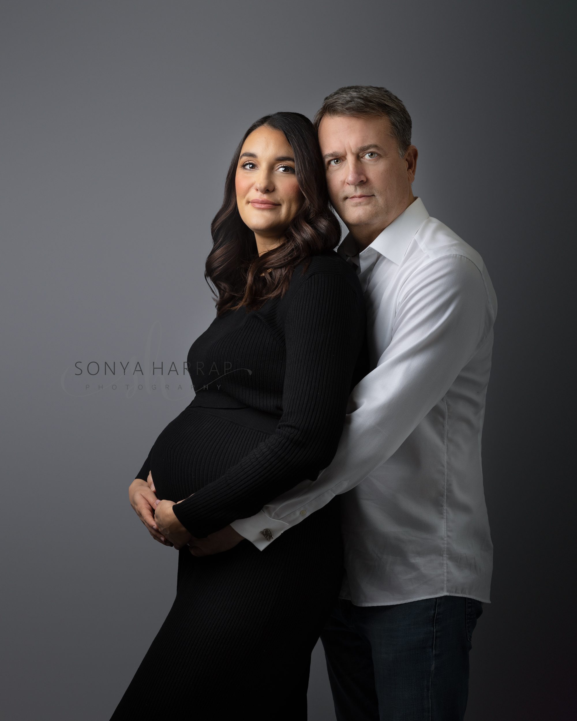 modest simple maternity photoshoot