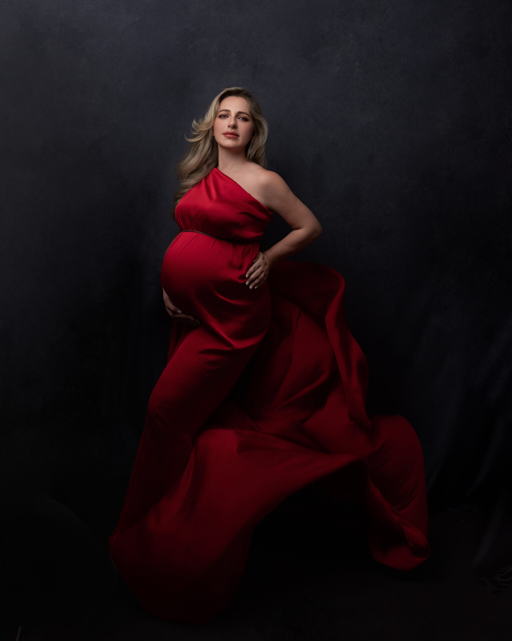 Modest maternity photos by Sonya Harrap