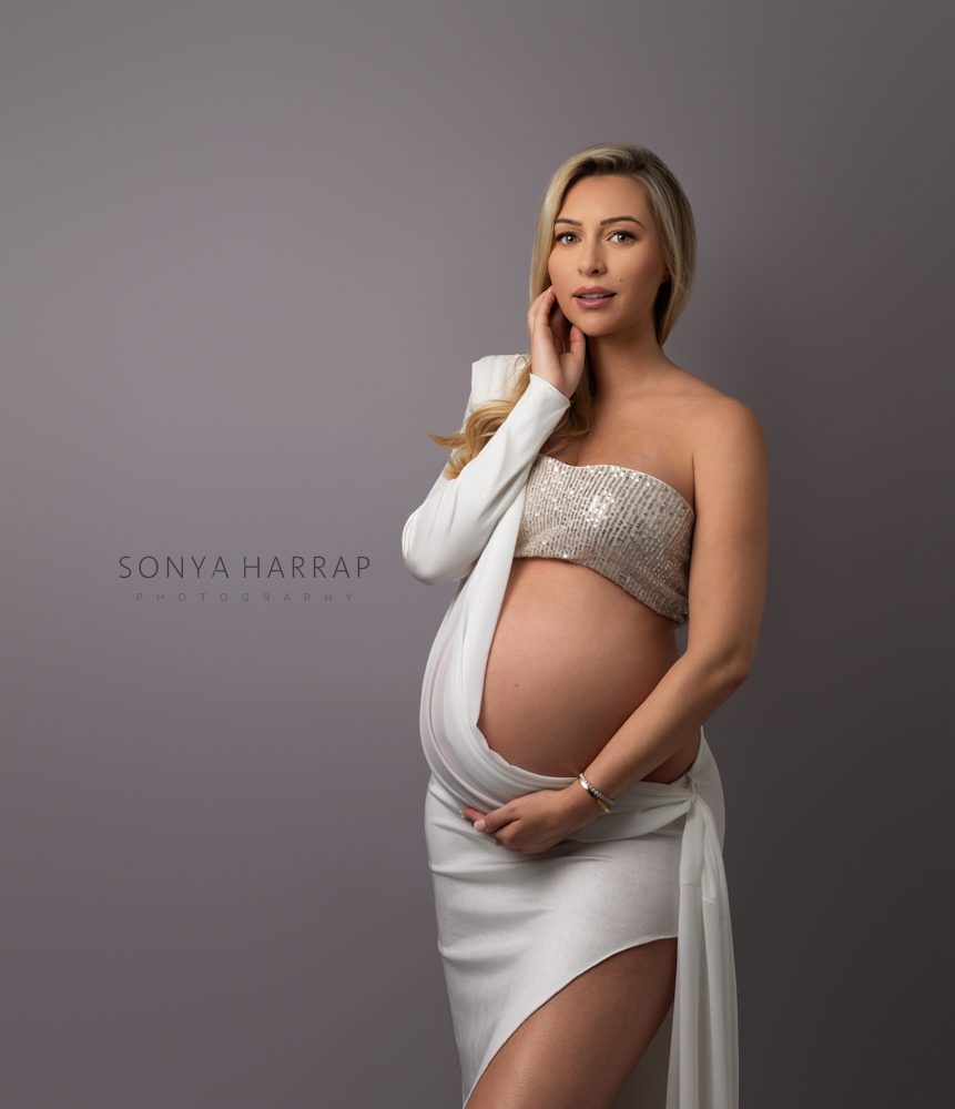 Pregnancy photo by Sonya Harrap