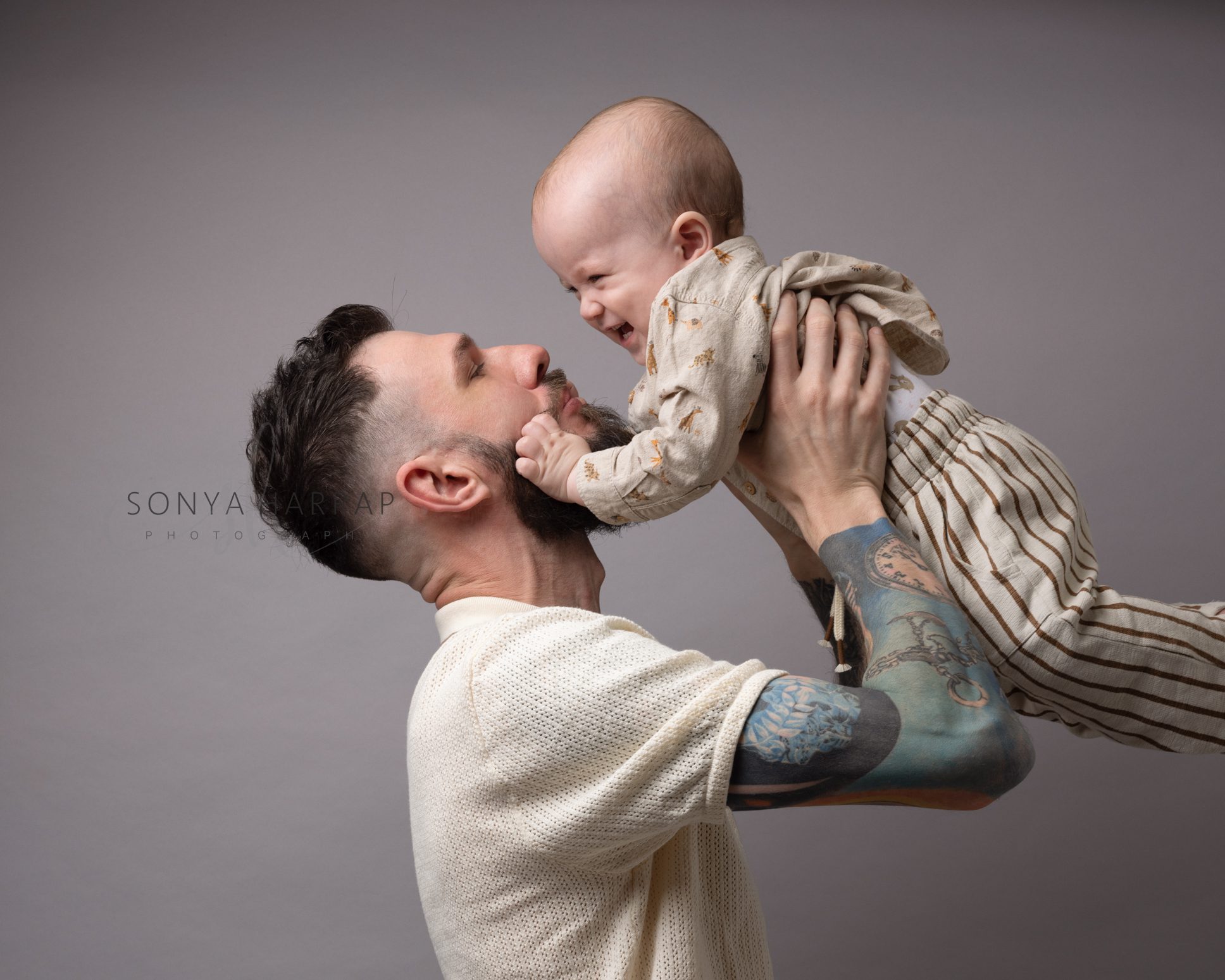 Family photoshoot by Sonya Harrap