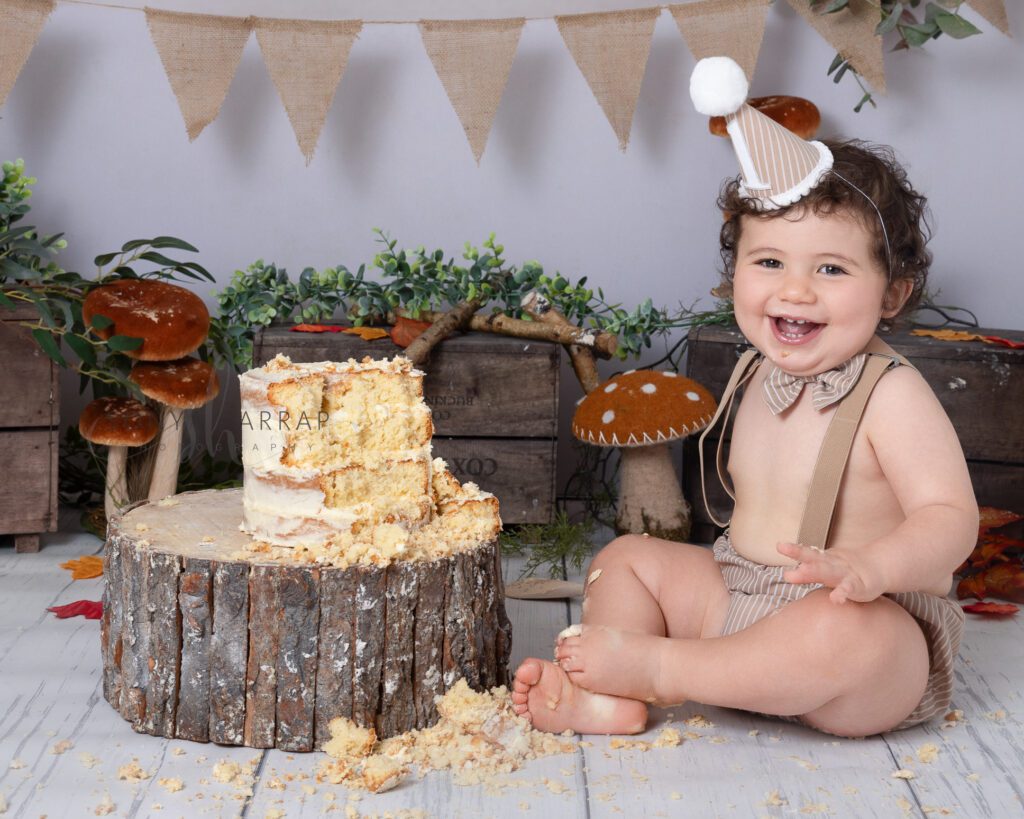 cake smash photoshoot - Hertfordshire