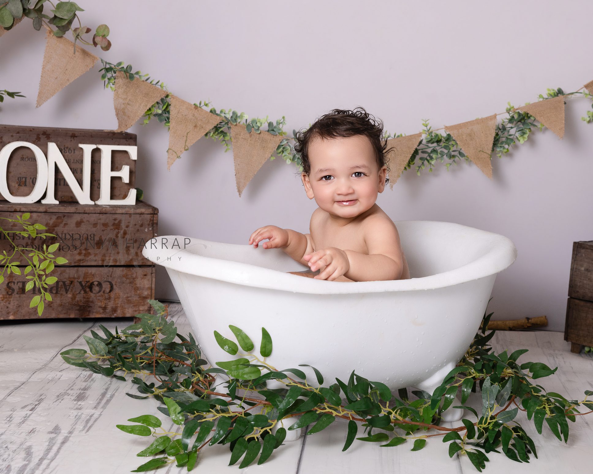 1st Birthday Cake smash birthday photoshoot in Hertfordshire Welwyn Garden City St albans Potters bar
