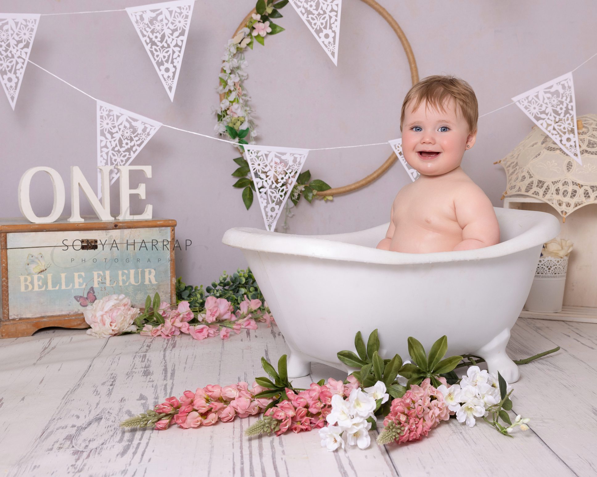 1st Birthday Cake smash birthday photoshoot in Hertfordshire Welwyn Garden City St albans Potters bar
