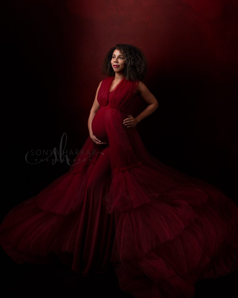 Modest no skin Maternity Pregnancy photoshoot by Sonya Harrap Hertfirdshire wealth garden St Albans watford