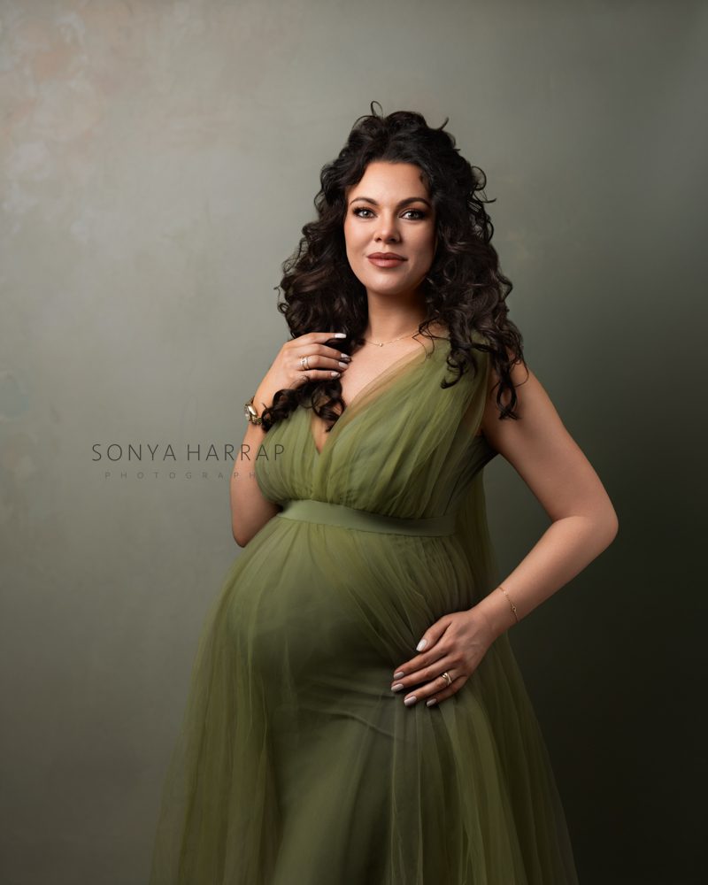 Modest no skin Maternity Pregnancy photoshoot by Sonya Harrap Hertfirdshire wealth garden St Albans watford