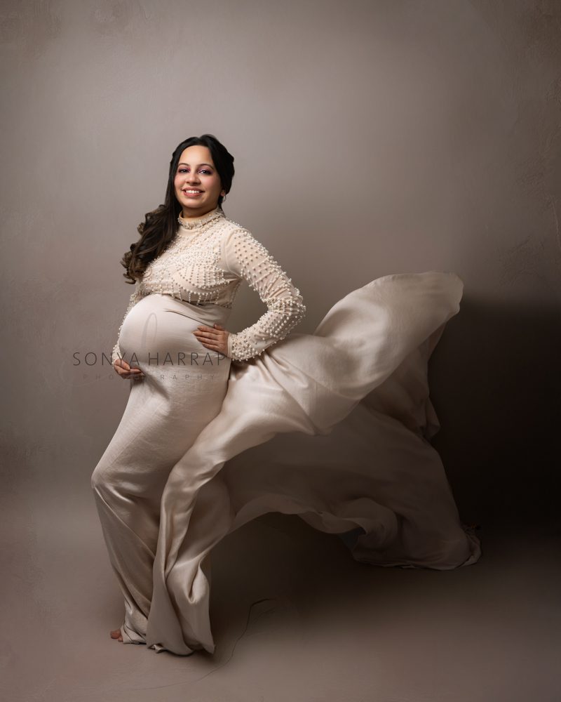 Modest no skin Maternity Pregnancy photoshoot by Sonya Harrap Hertfirdshire wealth garden St Albans watford