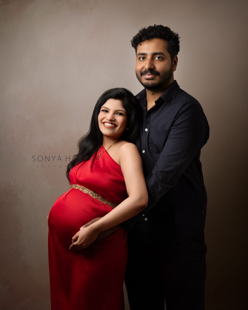 Modest no skin Maternity Pregnancy photoshoot by Sonya Harrap Hertfirdshire wealth garden St Albans watford