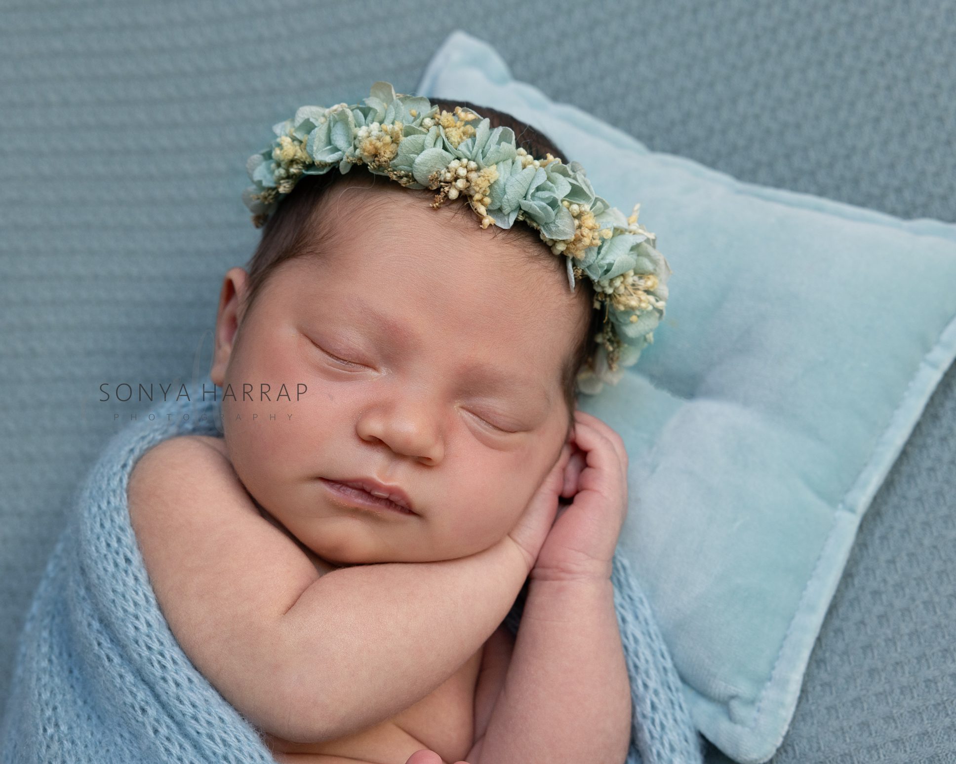 How Old Should My Baby Be for Newborn Photos?
